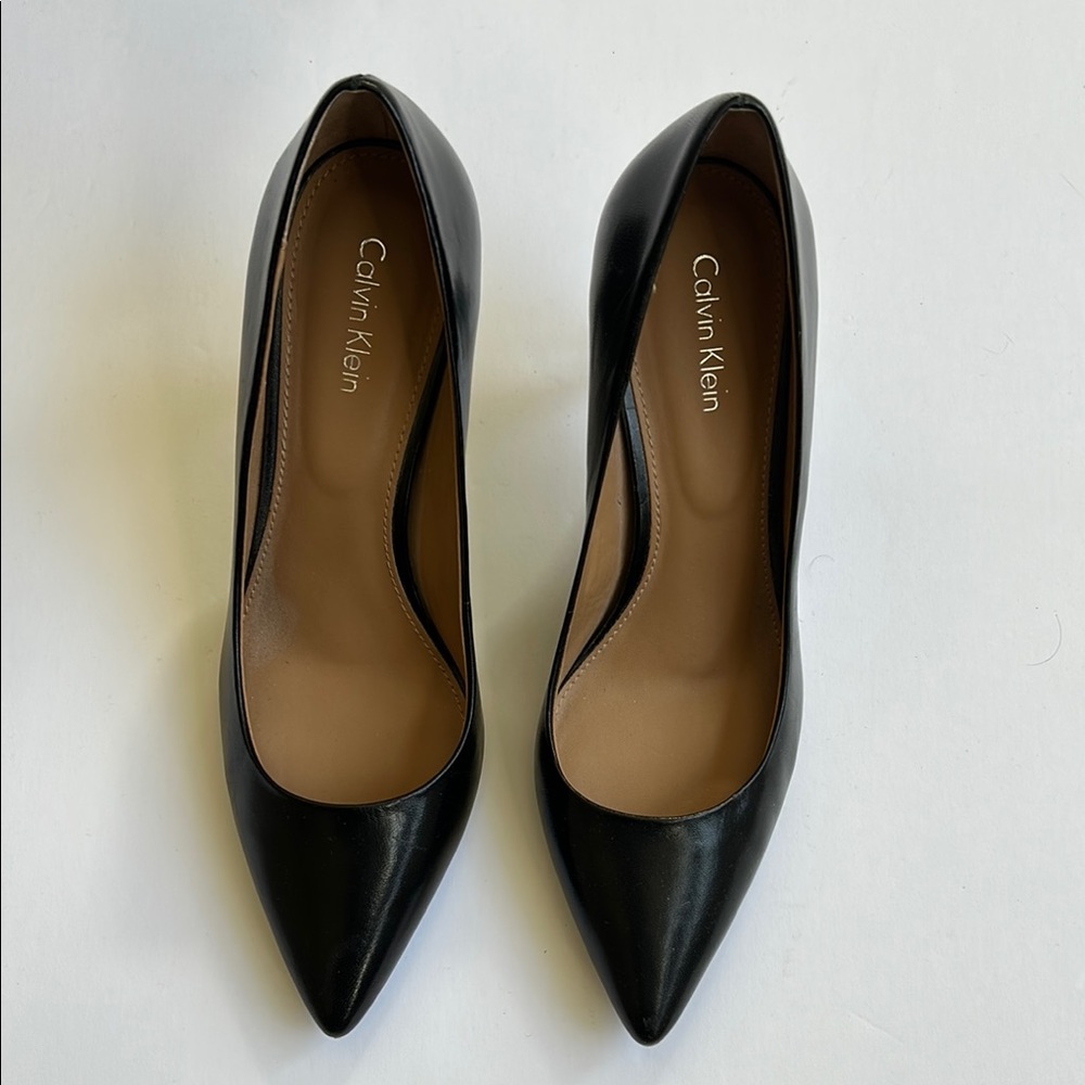 💎✨GORGEOUS! 💎✨Calvin Klein Black Pumps
